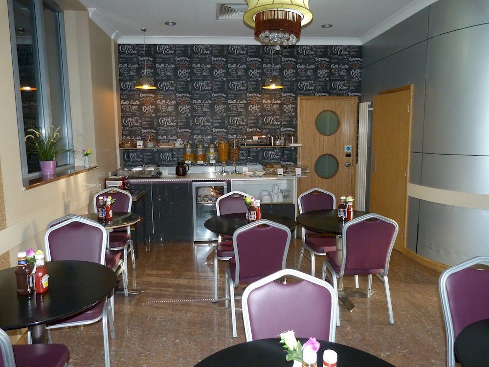 Eurotraveller Hotel - Premier - Harrow Exterior photo