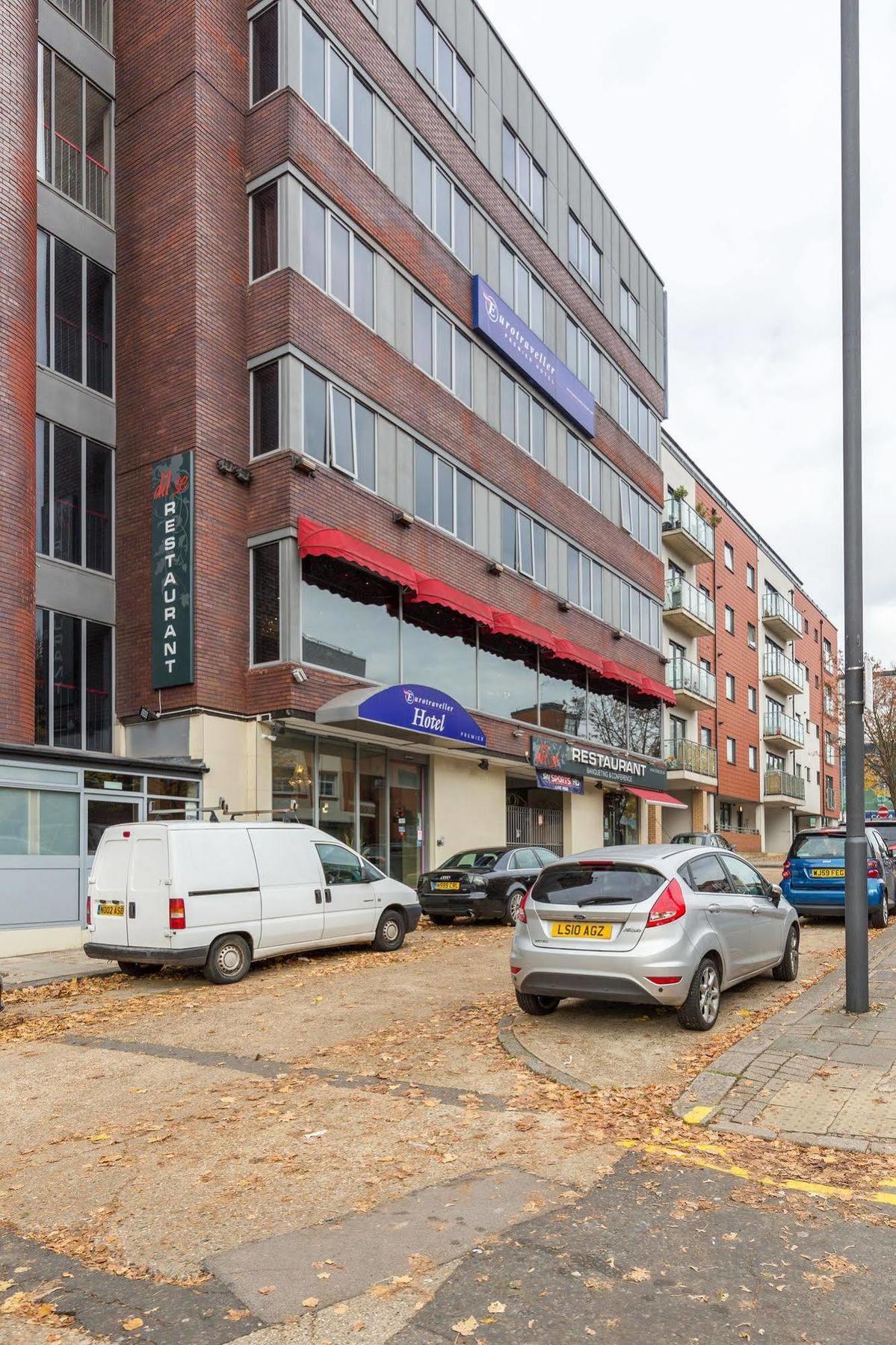 Eurotraveller Hotel - Premier - Harrow Exterior photo